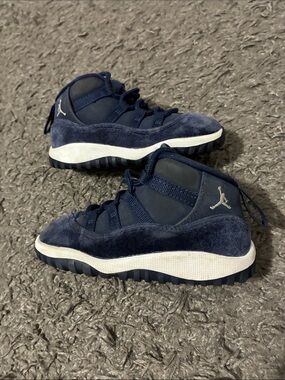 Jordan 11 midnight navy
